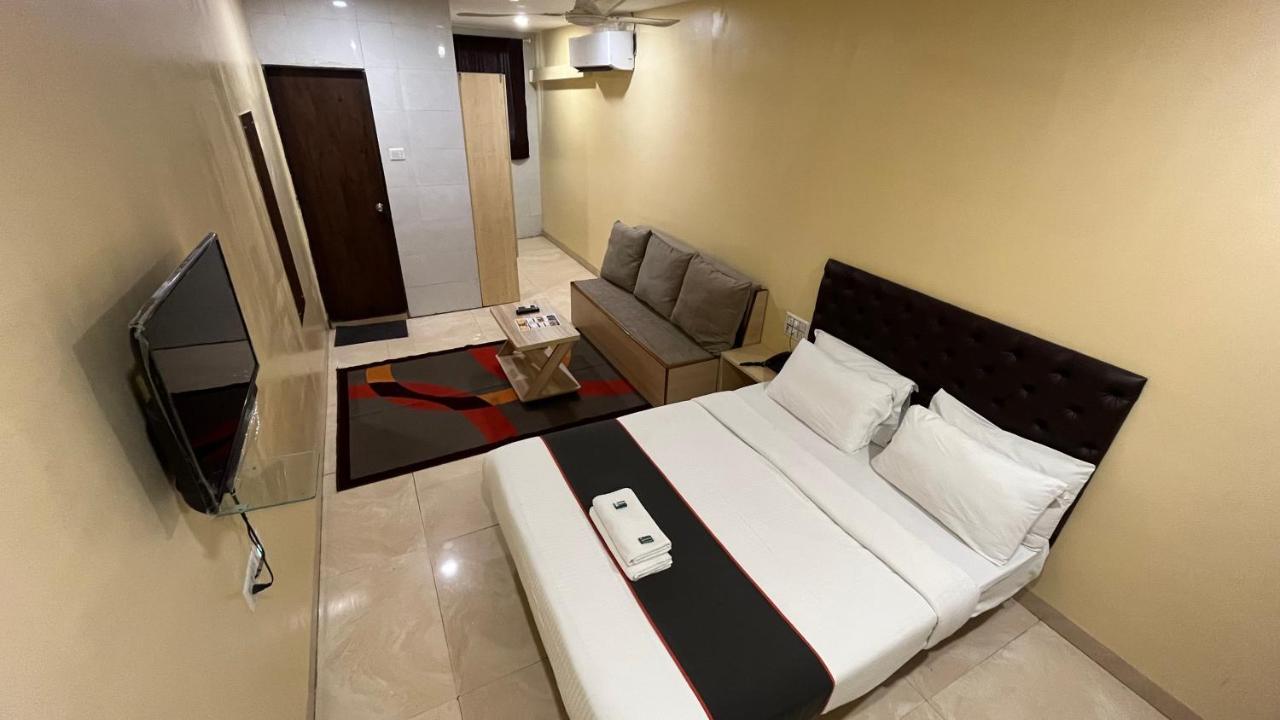 U Life Hotel Mumbai Exterior foto