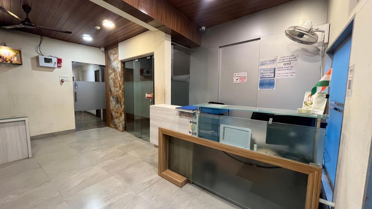 U Life Hotel Mumbai Exterior foto